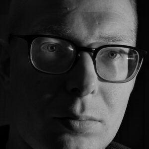 Ein Selbst-Porträt des Autors in schwarz/weiß